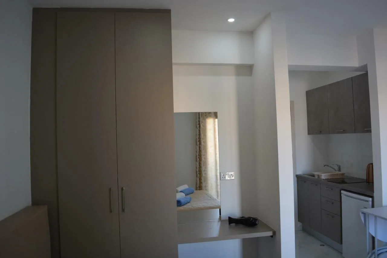 P.L Hermes Studios & Apartments Lárnaka