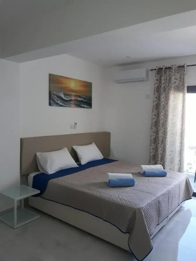 P.L Hermes Studios & Apartments Lárnaka